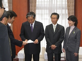 091209-1_鹿児島県選出国会議員のみなさん