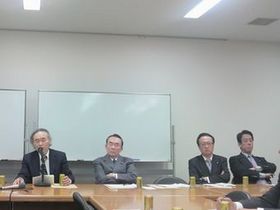 090204_「国語を考える国会議員懇談会」主催の講演会