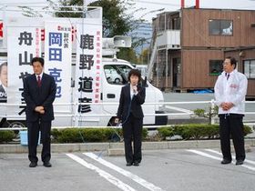 081026-5_岡田克也副代表と街頭演説会（正面）