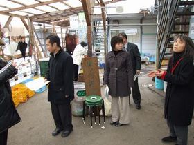 082013-3_徳島上勝町視察「ゴミの34分別」（見学）