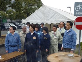 民主党岡田幹事長山形県支援状況視察同行２